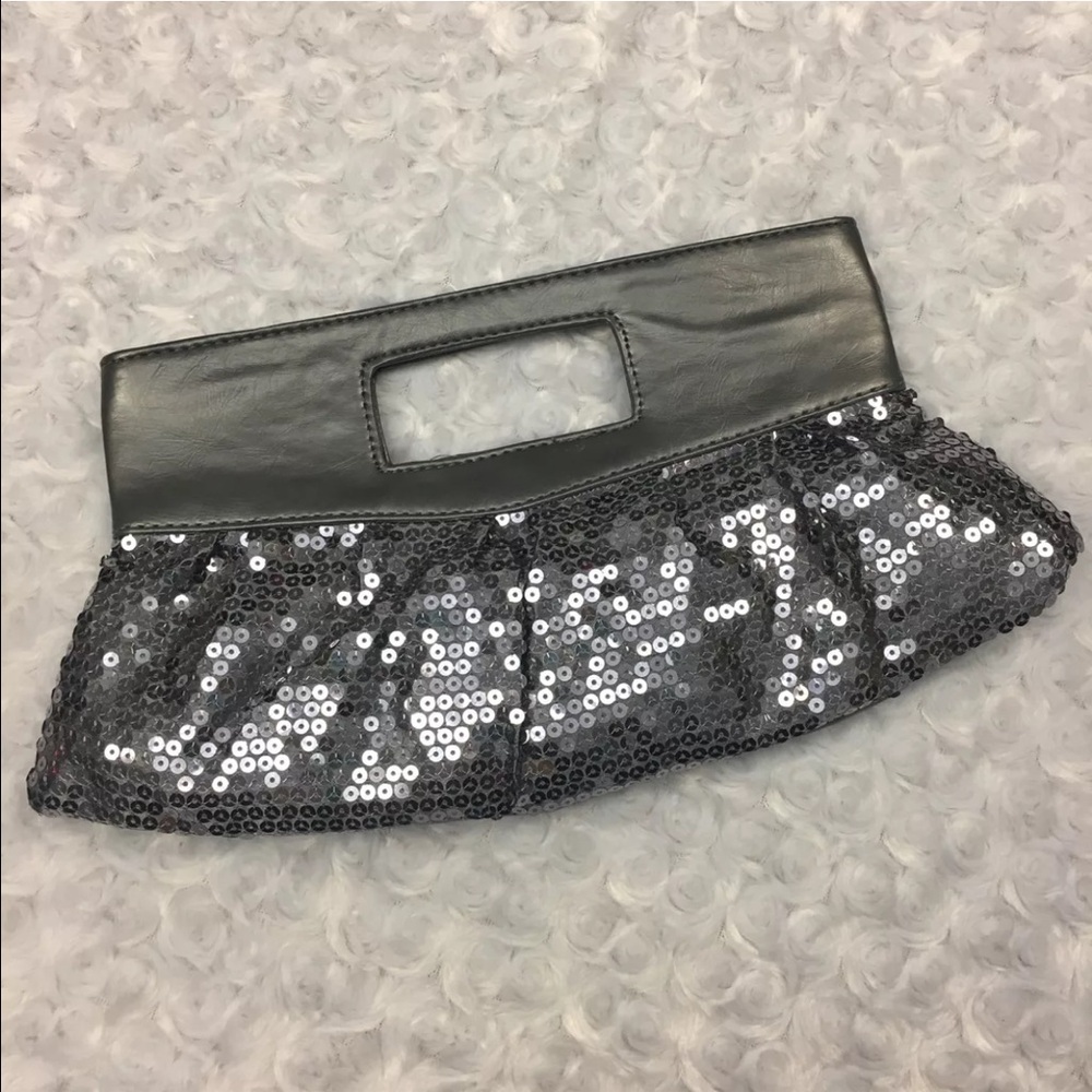 Small Silver‎ Clutch w Sequins on front